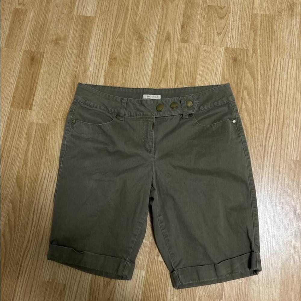 Olive Green Cotton Bermuda Shorts with Cuffed Hems
